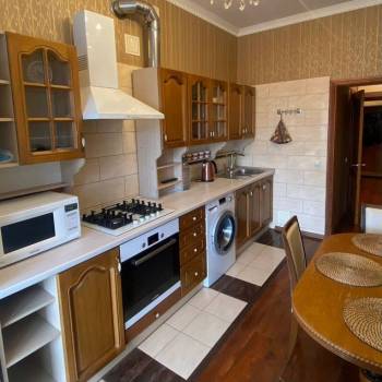 Сдается 1-комнатная квартира, 60 м²