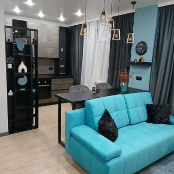 Продается 1-комнатная квартира, 42 м²