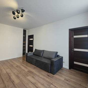 Продается 3-х комнатная квартира, 58 м²