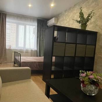 Сдается 1-комнатная квартира, 42 м²