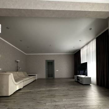 Продается Многокомнатная квартира, 160 м²