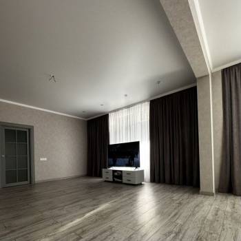 Продается Многокомнатная квартира, 160 м²