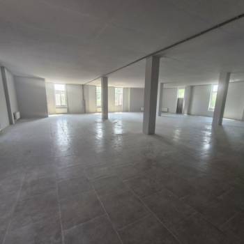Сдается Нежилое помещение, 300 м²