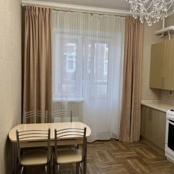 Сдается 1-комнатная квартира, 37 м²