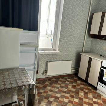 Сдается 1-комнатная квартира, 38 м²