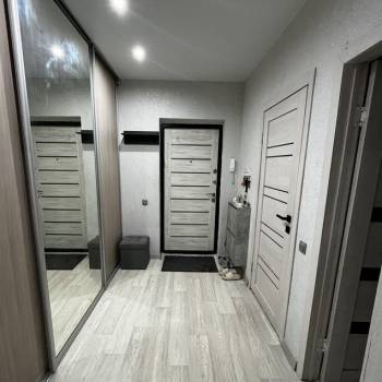 Продается 1-комнатная квартира, 41 м²