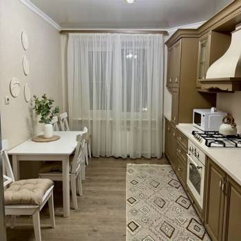 Сдается 1-комнатная квартира, 42 м²