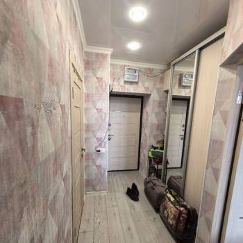 Продается 1-комнатная квартира, 42 м²