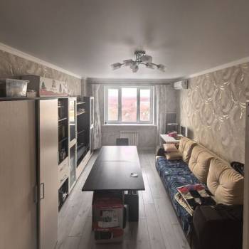 Продается 1-комнатная квартира, 42 м²