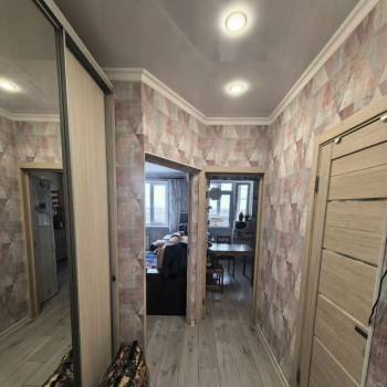 Продается 1-комнатная квартира, 42 м²