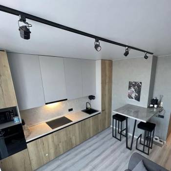 Продается 1-комнатная квартира, 42 м²