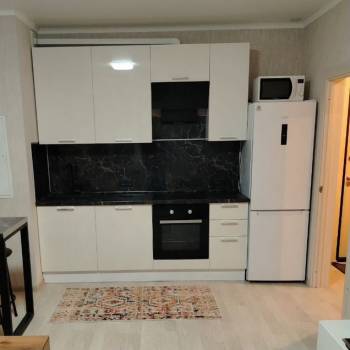 Продается 1-комнатная квартира, 42 м²