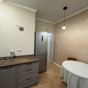 Сдается 1-комнатная квартира, 42 м²