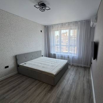 Сдается 1-комнатная квартира, 42 м²