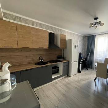 Продается 1-комнатная квартира, 52 м²