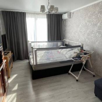 Продается 1-комнатная квартира, 52 м²