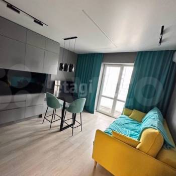 Продается Многокомнатная квартира, 77 м²