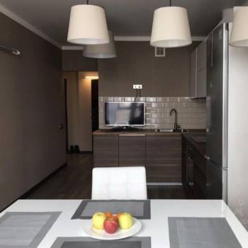 Продается 1-комнатная квартира, 42 м²