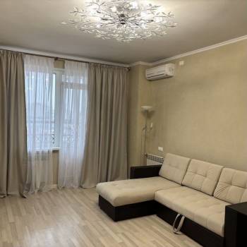 Сдается 2-х комнатная квартира, 70 м²