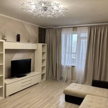 Сдается 2-х комнатная квартира, 70 м²