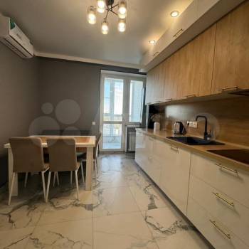 Сдается 1-комнатная квартира, 42 м²