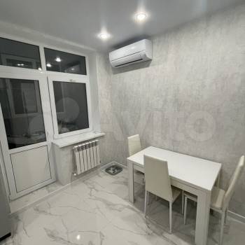 Сдается 1-комнатная квартира, 42 м²