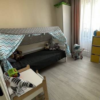 Продается Многокомнатная квартира, 80,6 м²