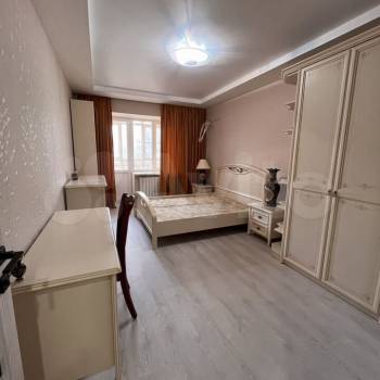 Сдается Многокомнатная квартира, 110 м²