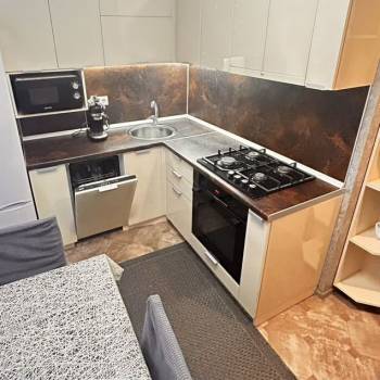 Продается 1-комнатная квартира, 40 м²