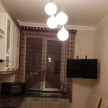 Сдается 1-комнатная квартира, 42 м²