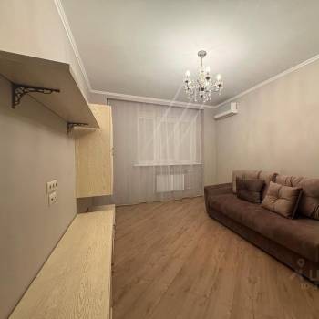Сдается 1-комнатная квартира, 38 м²