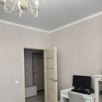 Продается 1-комнатная квартира, 38 м²