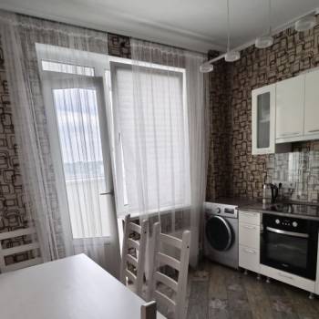 Сдается Многокомнатная квартира, 90 м²