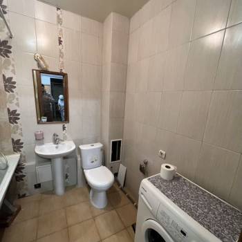 Продается 1-комнатная квартира, 50 м²