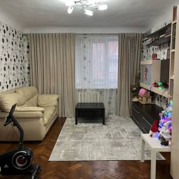 Продается Многокомнатная квартира, 80,5 м²