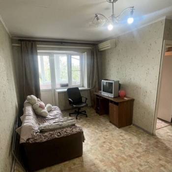 Продается 1-комнатная квартира, 32 м²