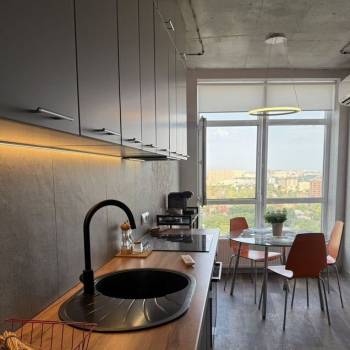 Продается 1-комнатная квартира, 42,5 м²