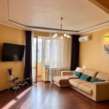 Продается 1-комнатная квартира, 50 м²