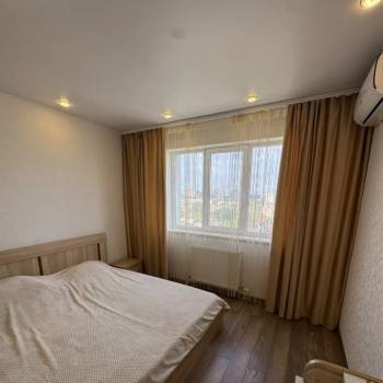 Продается 1-комнатная квартира, 56 м²