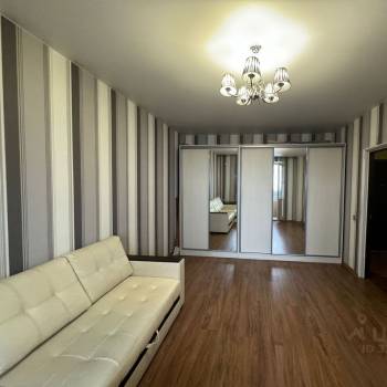 Продается 1-комнатная квартира, 40,6 м²