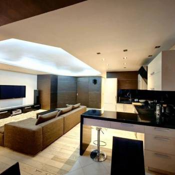 Сдается 2-х комнатная квартира, 92 м²