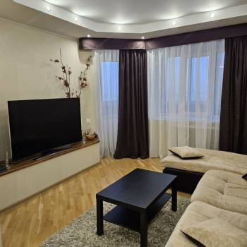 Продается 3-х комнатная квартира, 107,8 м²