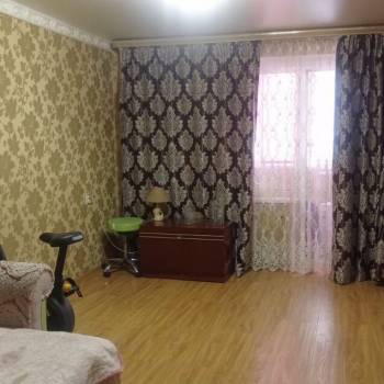 Продается 1-комнатная квартира, 49 м²