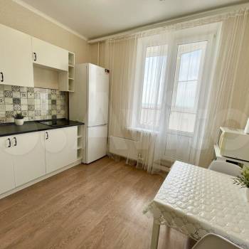 Сдается 1-комнатная квартира, 38 м²