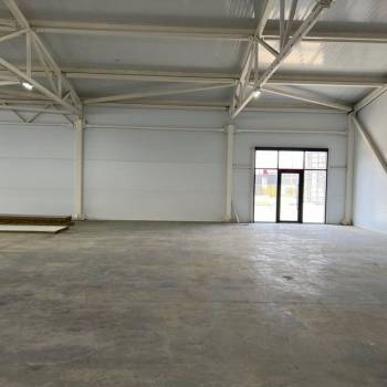 Сдается Нежилое помещение, 750 м²