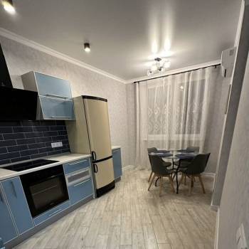 Сдается 1-комнатная квартира, 40 м²