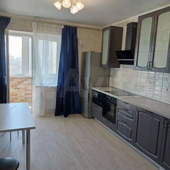 Сдается 1-комнатная квартира, 42 м²