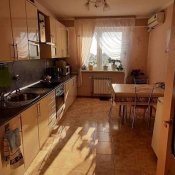 Продается 2-х комнатная квартира, 70 м²