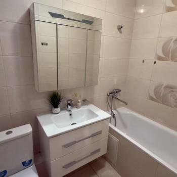 Продается 1-комнатная квартира, 55 м²