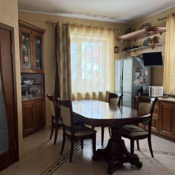 Продается Дом, 233 м²